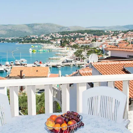 Juric Lägenhet Trogir